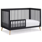 Lit de bébé convertible 4-en-1 Jordan de Delta Children