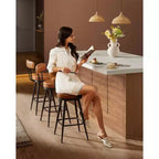 VASAGLE Collection EKHO - Lot de 2 tabourets de bar, tabourets de bar pivotants hauteur comptoir avec dossier, cuir synthétique avec surpiqûres