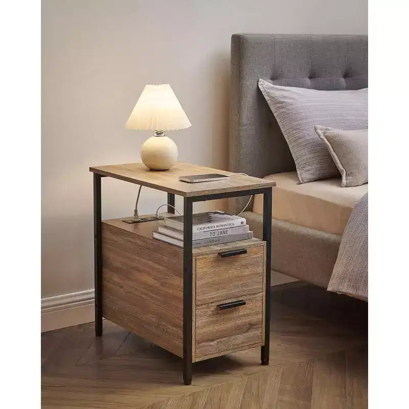 VASAGLE Table d'appoint avec station de charge, Table d'extrémité étroite avec 2 tiroirs, Table de chevet fine avec rangement