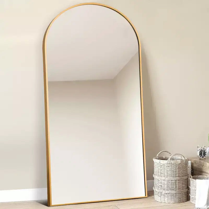 Miroir décoratif mural arqué à cadre métallique moderne Dovelina