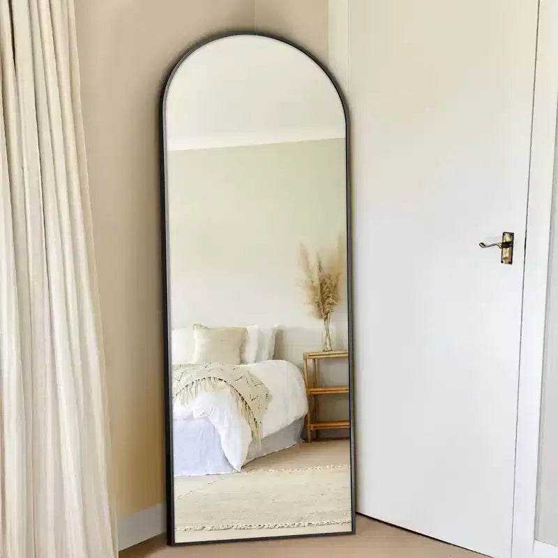 Miroir décoratif mural arqué à cadre métallique moderne Dovelina
