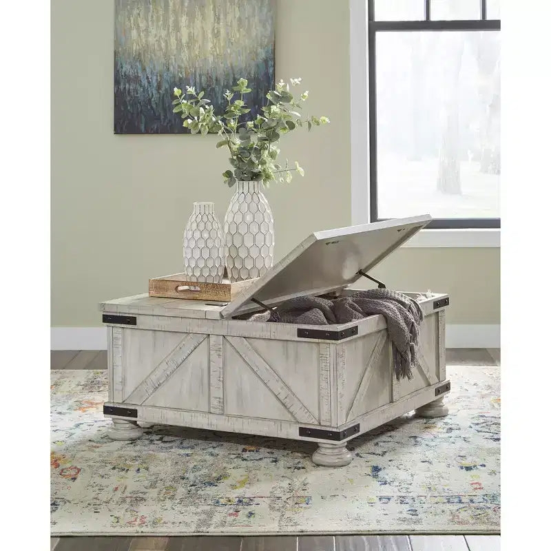 Signature Design by Ashley Table basse Carynhurst style décontracté, finition blanchie