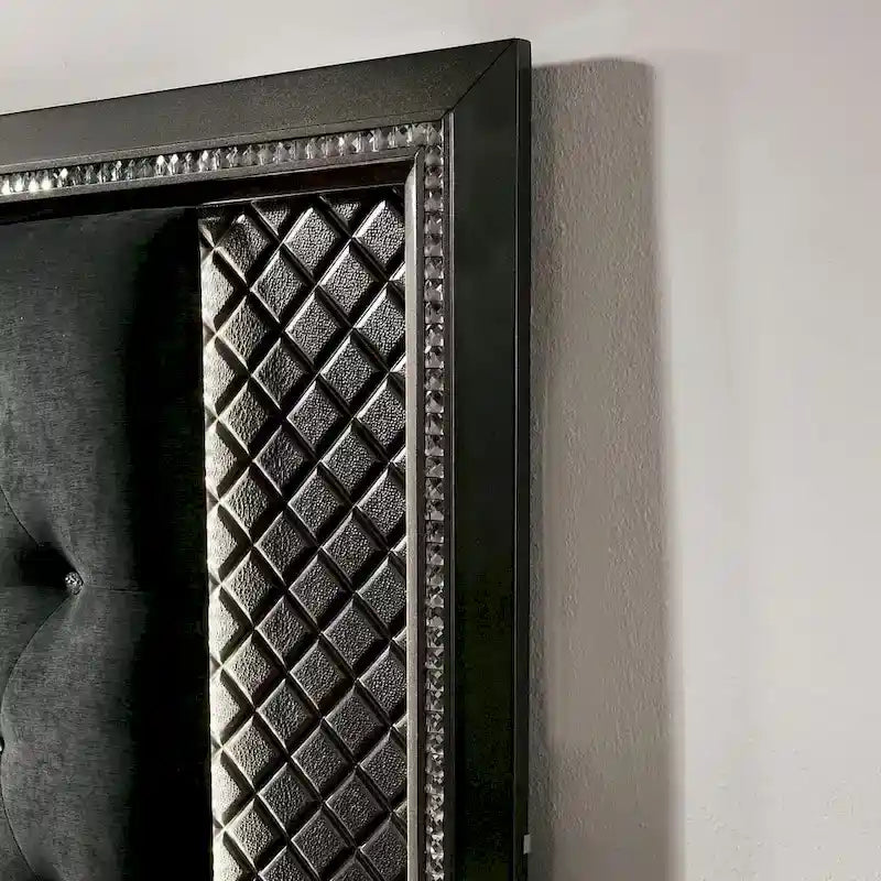 Lit capitonné Quista Glam gris en tissu avec LED de Furniture of America