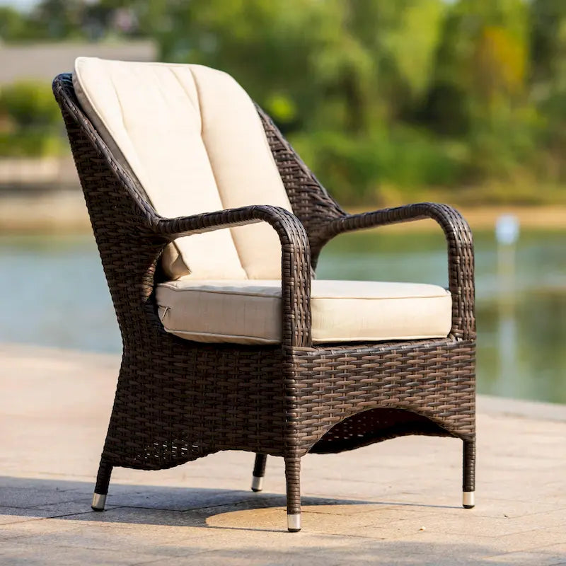 Fauteuil d'extérieur en osier avec coussin