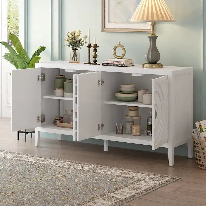 Meuble de rangement avec poignée de porte en métal