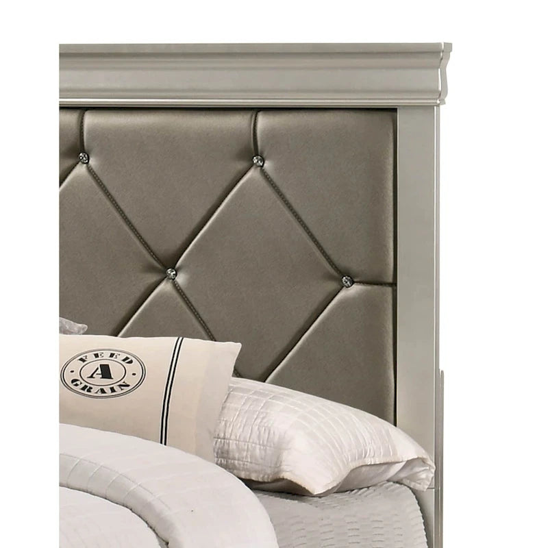 Ensemble de chambre à coucher Sigurd 4 pièces en similicuir argenté capitonné