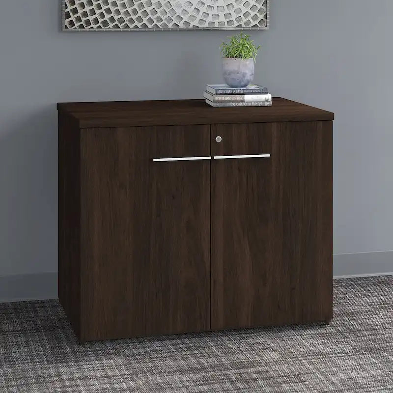 Armoire de rangement à 2 portes de 36 po Office 500 de Business Furniture