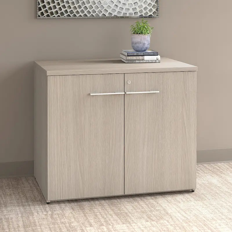 Armoire de rangement à 2 portes de 36 po Office 500 de Business Furniture