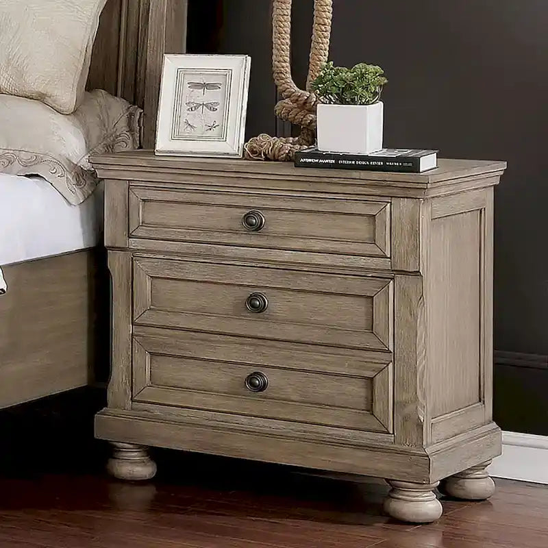 Ensemble de chambre à coucher 3 pièces Nahkohe avec rangement, lit traîneau en bois gris de transition et USB par Furniture of America