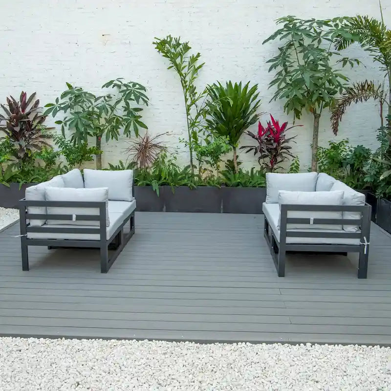 LeisureMod Chelsea Ensemble de canapé sectionnel 4 pièces en aluminium noir avec coussins pour patio