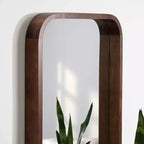 Miroir Mural Décoratif Rectangle Arrondi Encadré en Bois Hutton Kate & Laurel All Things Decor