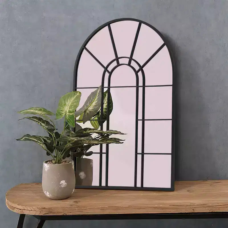 Miroir mural décoratif Dovelina 41L x 28l en forme de fenêtre arquée avec cadre en métal pour salon, entrée, chambre à coucher Noir/Doré