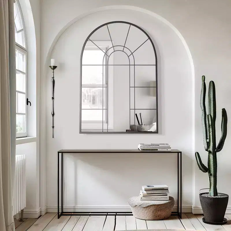 Miroir mural décoratif Dovelina 41L x 28l en forme de fenêtre arquée avec cadre en métal pour salon, entrée, chambre à coucher Noir/Doré