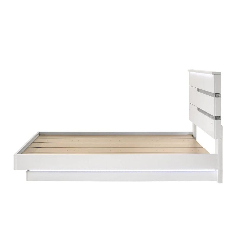 Ensemble de chambre à coucher Corazon blanc 4 pièces de New Classic Furniture avec table de chevet