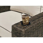 Fauteuil inclinable pivotant d'extérieur Signature Design by Ashley Coastline Bay marron avec coussin - 42,63 L x 36,25 P x 35 H