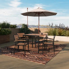 Table en teck synthétique carrée de 36 po avec cadre en acier noir, trou pour parasol et 4 fauteuils de club.
