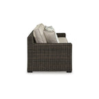 Canapé d'extérieur Coastline Bay marron avec coussin Signature Design by Ashley – 97,38 L x 36 P x 36 H