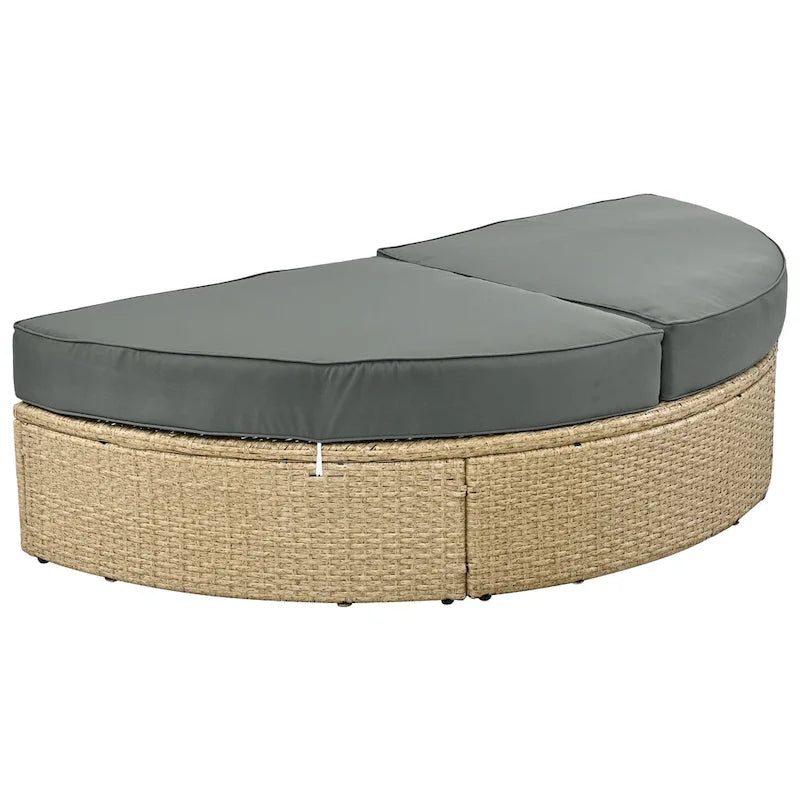 Lit de jour d'extérieur en rotin osier marron avec coussins gris et auvent rétractable gris