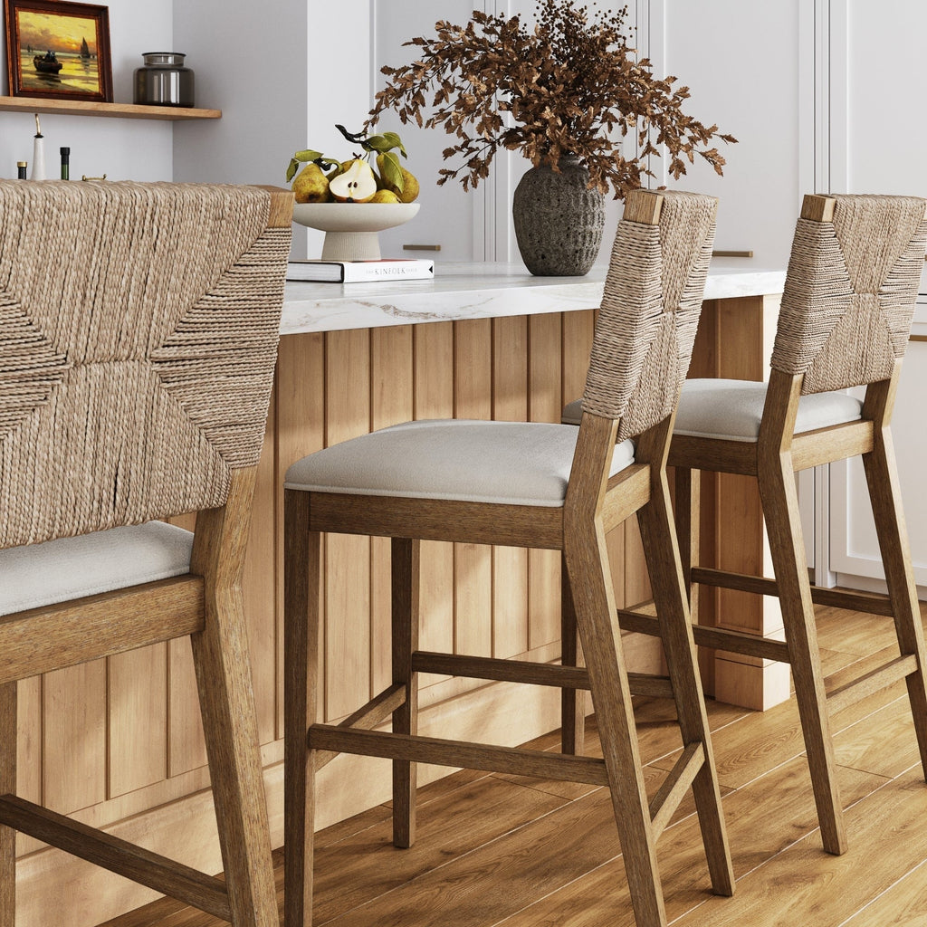 Tabouret de bar Beacon Bohemian Boucle, Chaise de comptoir rembourrée avec structure en bois massif et dossier en jonc de mer tressé